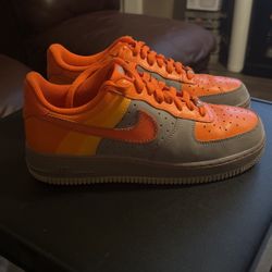 Men Nike Sneakers Size 8.5 .