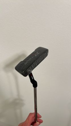 NEW Wilson Deep Red putter right hand tall size 35 in