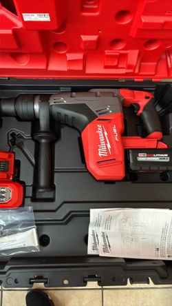 Milwaukee rotary hammer