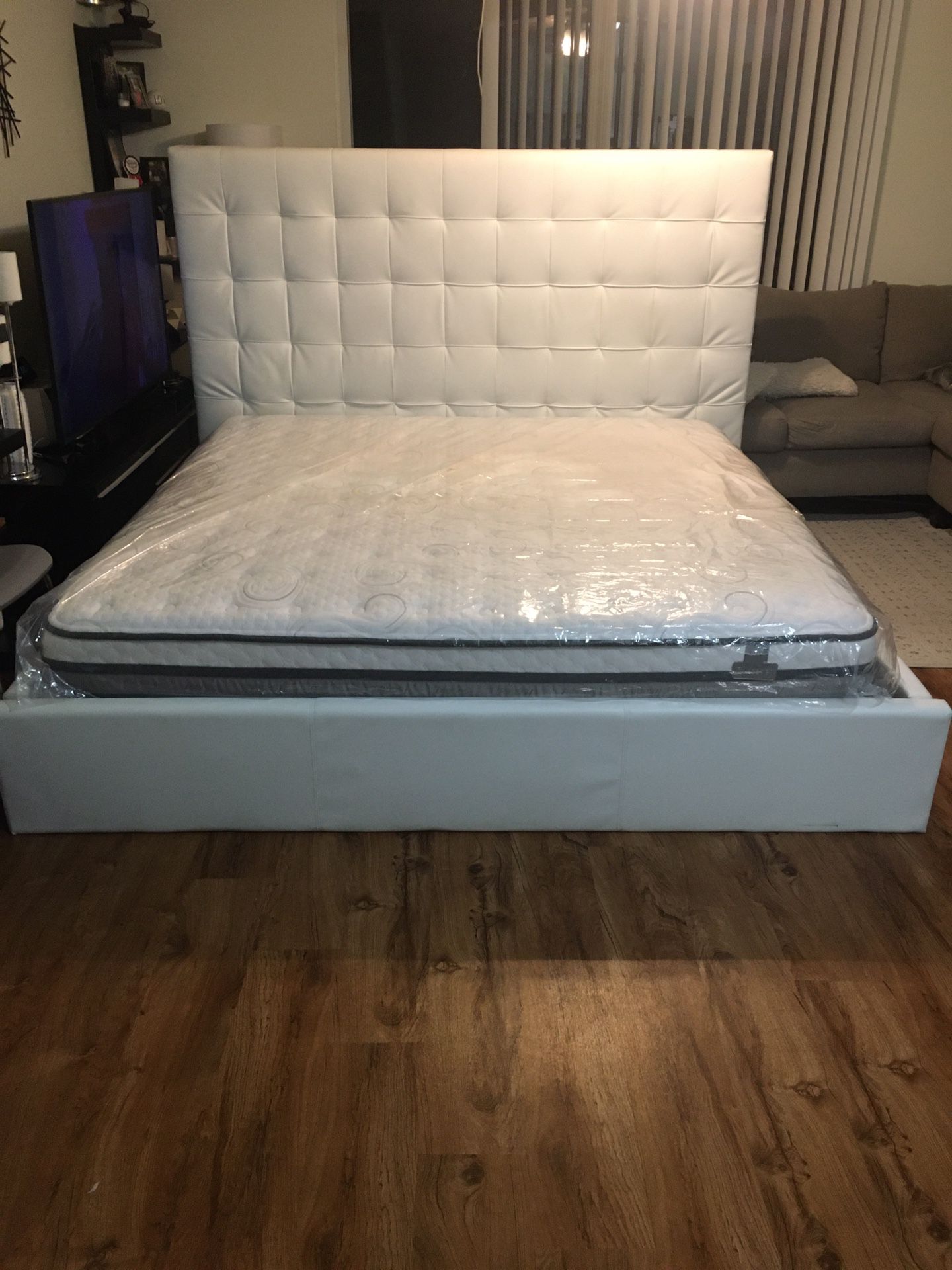 King Bed Frame And Matttess