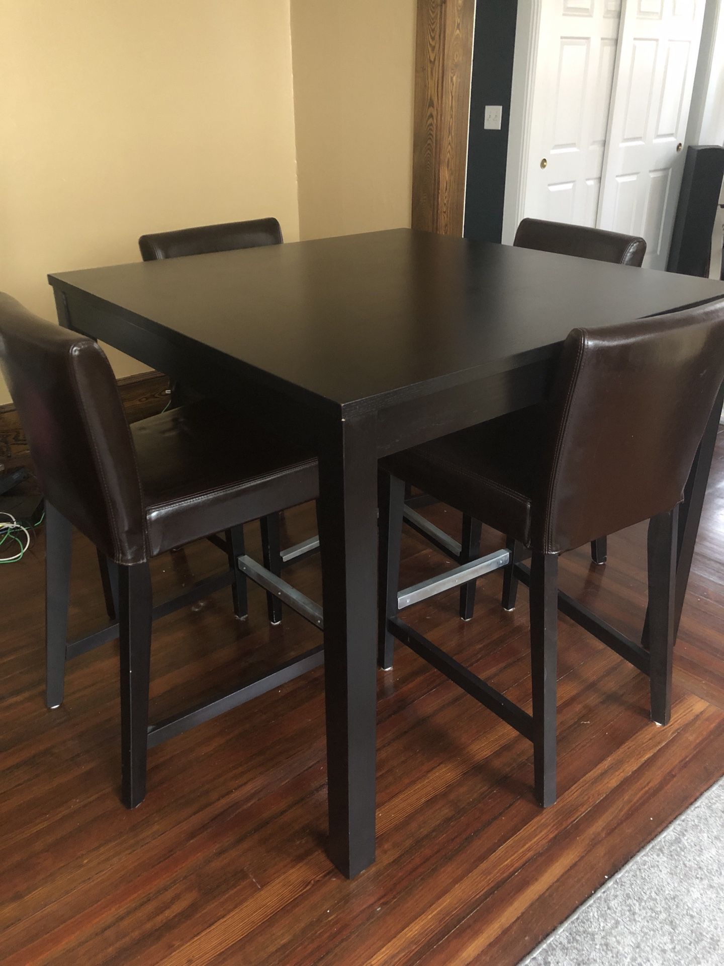 Tall Dining Table With 4 Leather Seats
