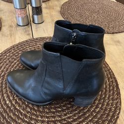 Vionic Black Boots Size 37 New