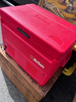 Vintage unused 1995 Coleman Marlboro ice chest Vintage 1990s Coleman Marlborough ice chest