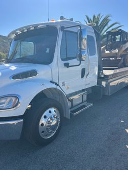 2020 freight liner M2 106