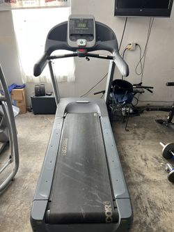 Precor 956i Commercial Treadmill – New Motor