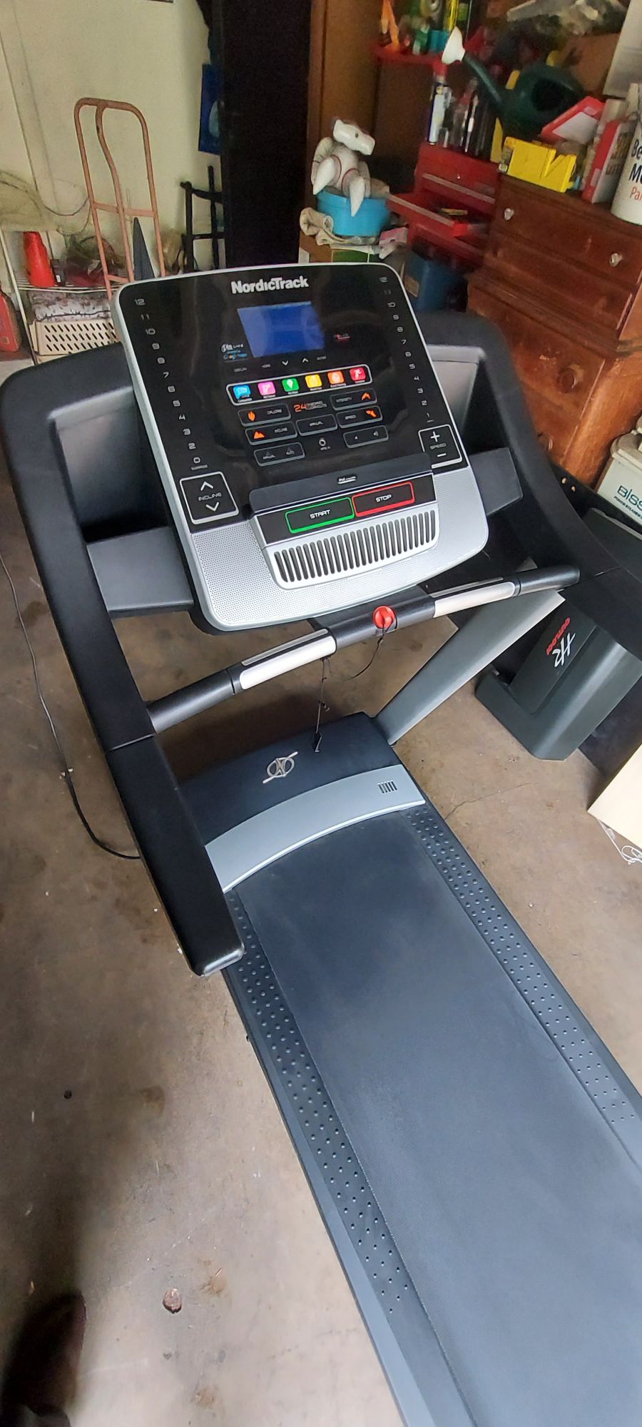 FREE DELIVERY!!! Nordictrack Dualflex Cushioning Foldable Treadmill with Audio Speakers and FREE Smart Watch
