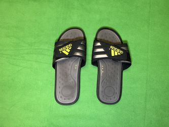 Adidas Sandals - black and neon yellow   Size : 10