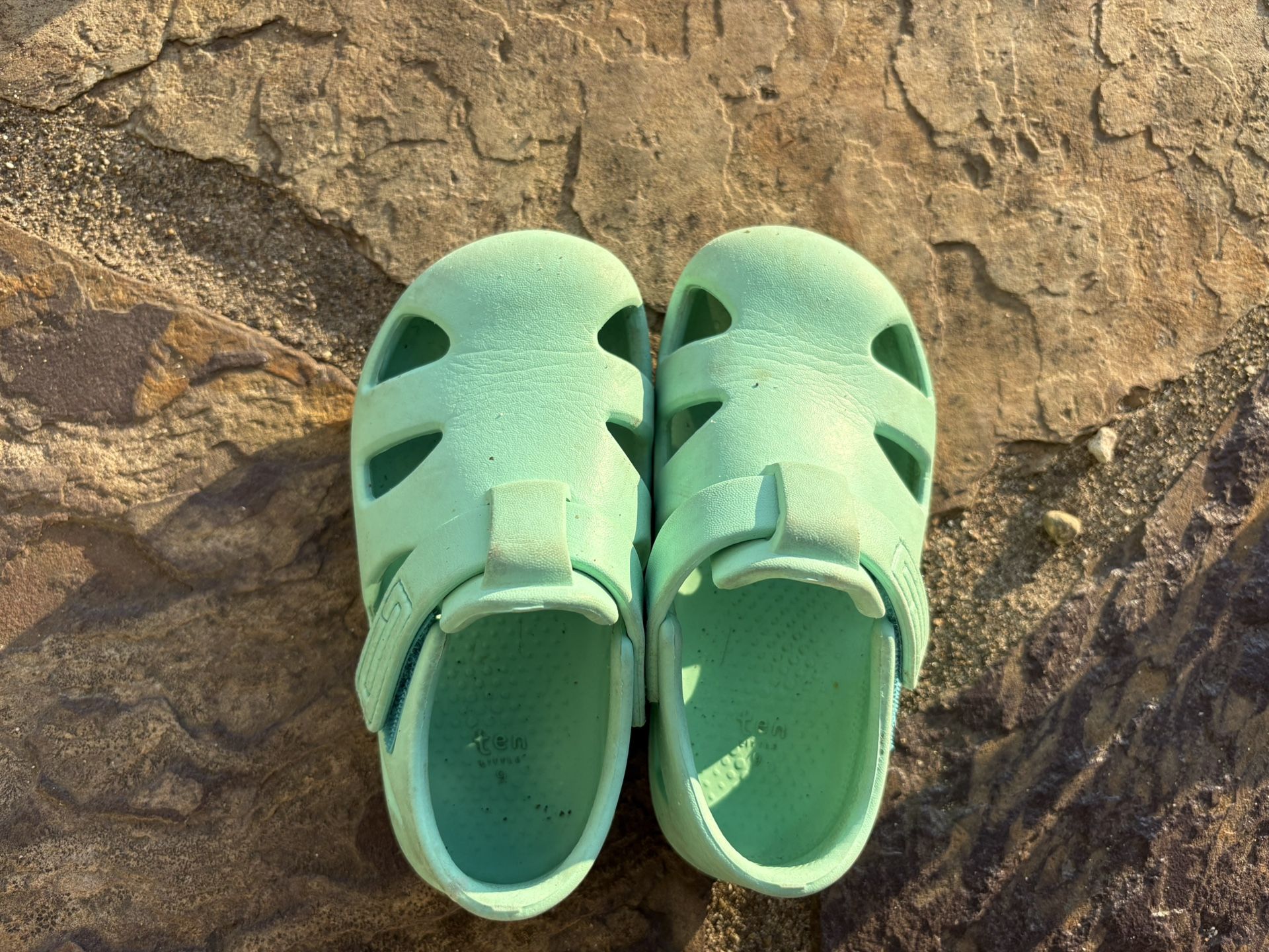 Ten Little Splash Sandals Size 9