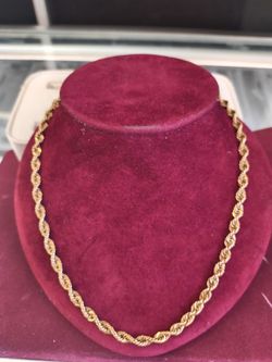 10kgold necklace 10.3 grams 26 Long layaway available 10% Dwon if you interested please make sure you ask for Maribel thank