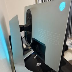 Alienware 24.5" IPS LED FHD FreeSync & G-SYNC Compatible Monitor (DisplayPort, HDMI, USB) - AW2521HFL - Lunar Light