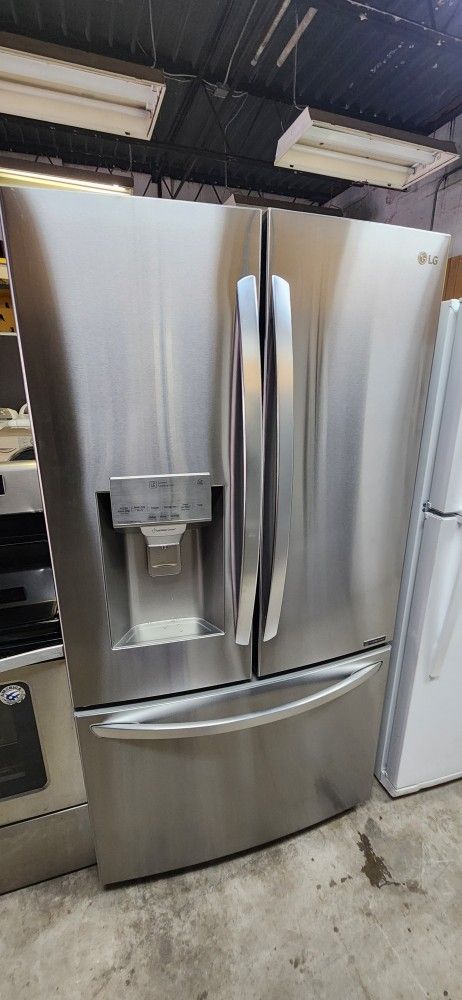 L/G  Refrigerator  Stainless Steel Everything Works Good 