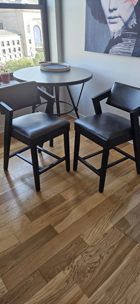 COUNTER HEIGHT BARSTOOLS -2