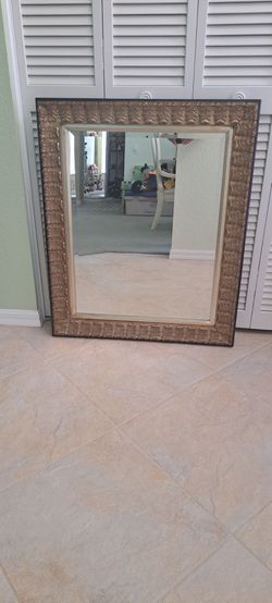 ACCENT MIRROR