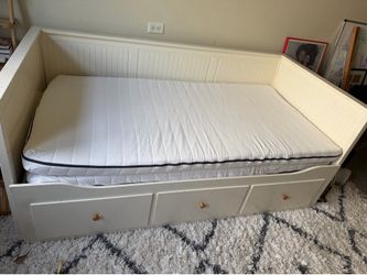 IKEA Daybed (Twin to King)