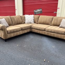 Havertys 2pcs Sectional 