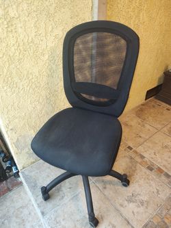 ERGONOMIC OFFICE CHAIR 