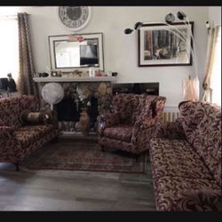 $1,150 Negotiable Beautiful Living Room Set Paid Over $3,000 Sell $1200