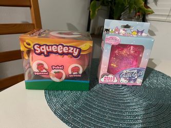 Sunny Days Squeeezy Peach and Hello Kitty Squishy