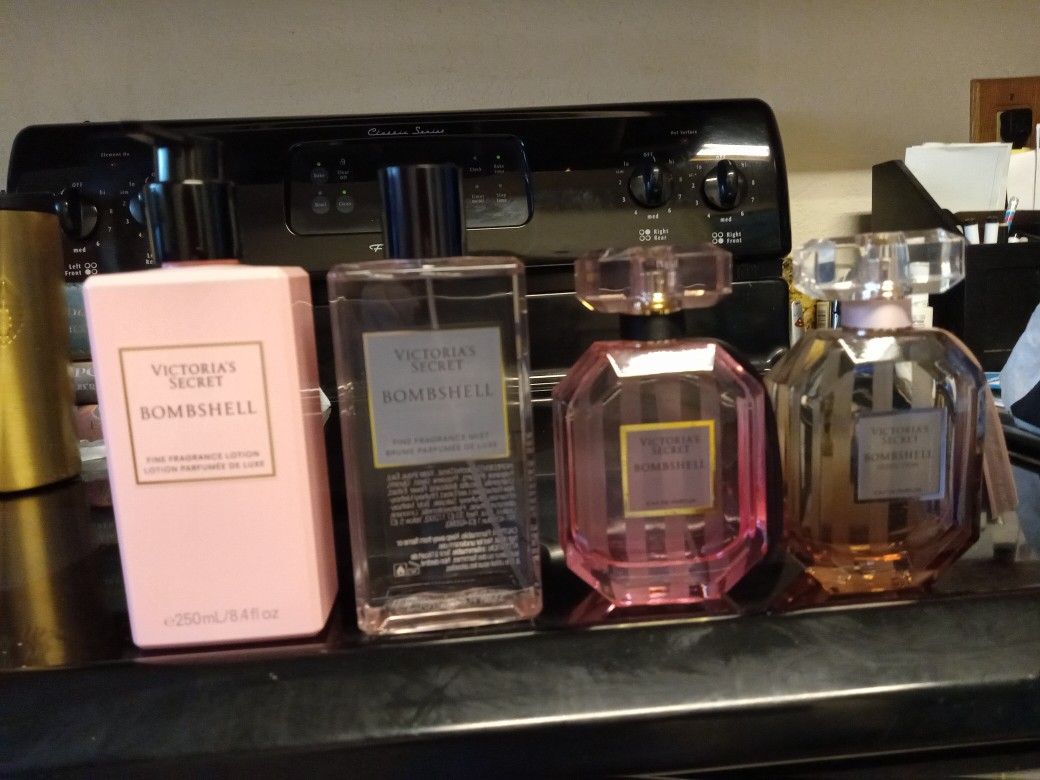 Victoria's Secret Bombshell Perfume Set