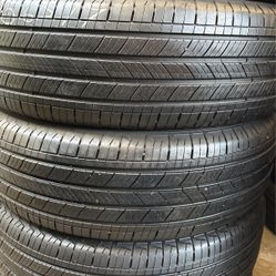 Set Of Tires (4) 225-65-17 Michelin