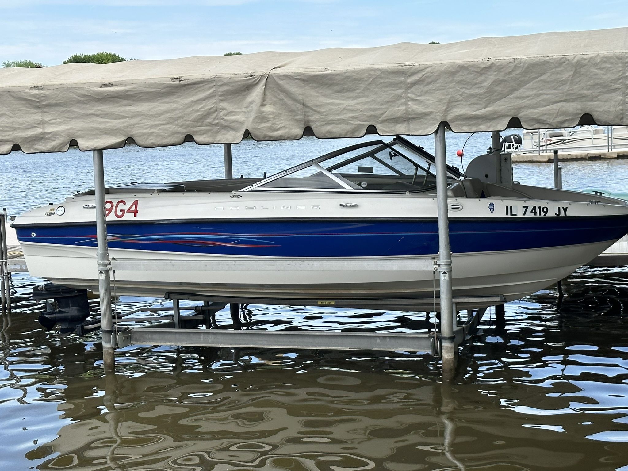 ShoreStation Boat Lift 40108 (4000# Cap. 108" Beam)