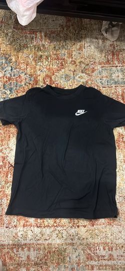 Kids nike shirt size m