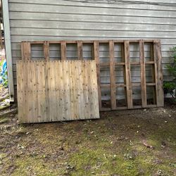 2 Free Pallets 