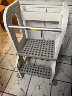 Toddler tower stool