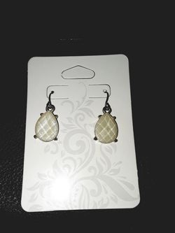 💕Pear Shaped Dangle Earrings With Diamond Shaped Design