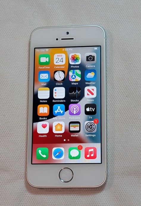 EXCELLENT CONDITION APPLE iPhone SE 1 1st GEN 32GB UNLOCKED