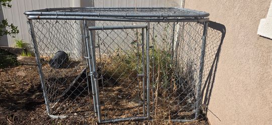 Free Chain Link Cage With Gate  **Free**