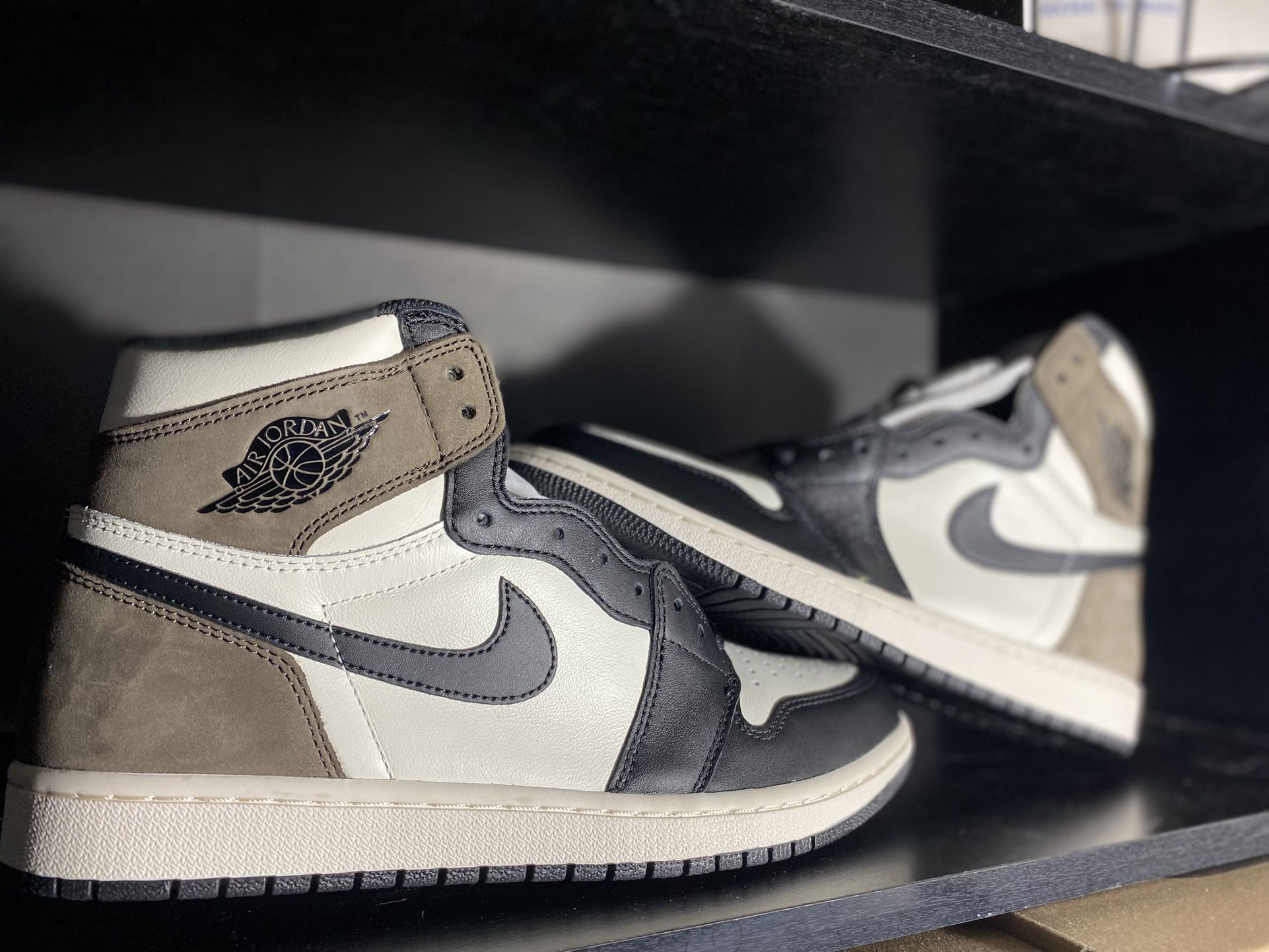 Air Jordan 1 “Dark Mocha”