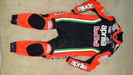 Racing suit new.. ypu pay price + shipping