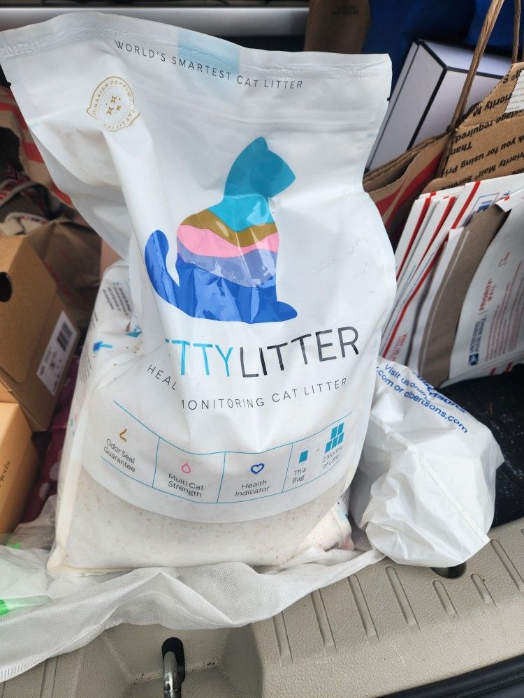 3 Bags Of Pretty Litter