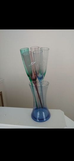 Champagne Glasses with vase