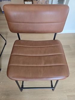 4 bar stools