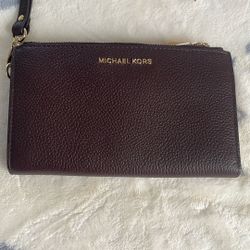 Michael Kors Wristlet 