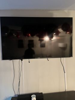 70 Inch Smart Tv (including Tv Mount)