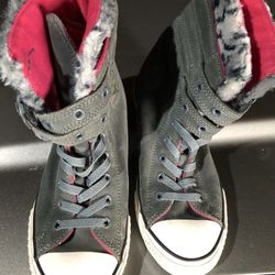 Size 5 Women’s Converse Shoes