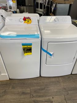 Frigidaire Washer & Dryer Set Read Description