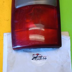 Chevy Tahoe GMC Yukon Rear Taillight Driver Side *parts*