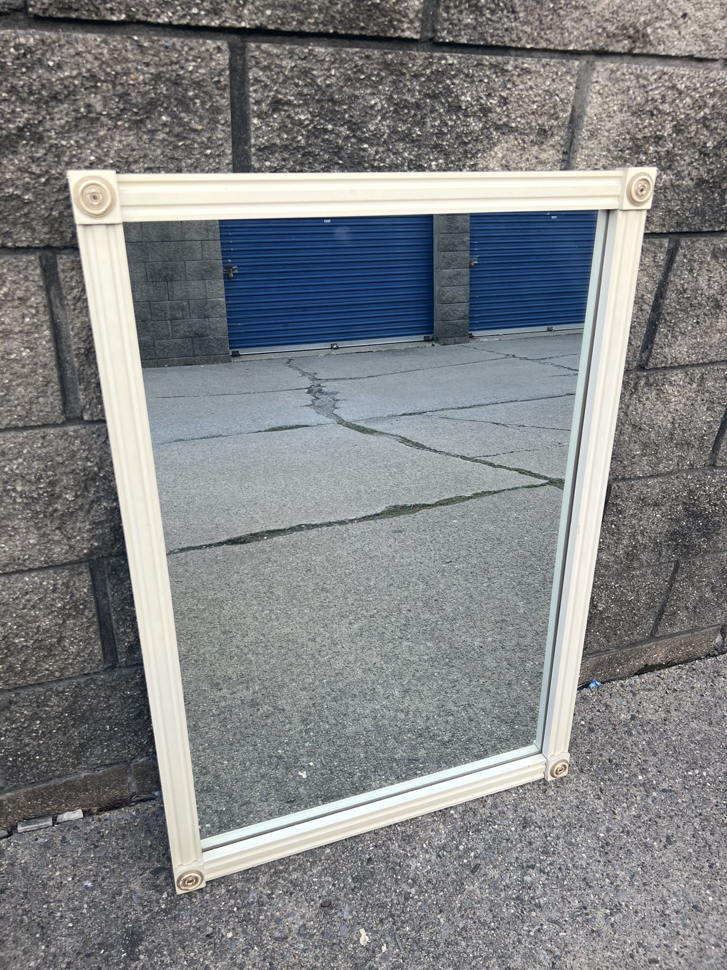antique white decorative mirror