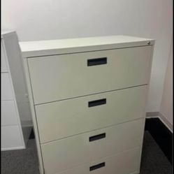 Office filing cabinet with key (LATERAL)