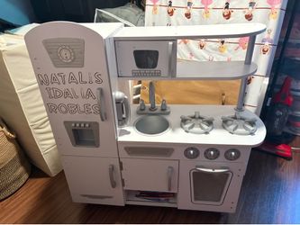 Child play kitchen