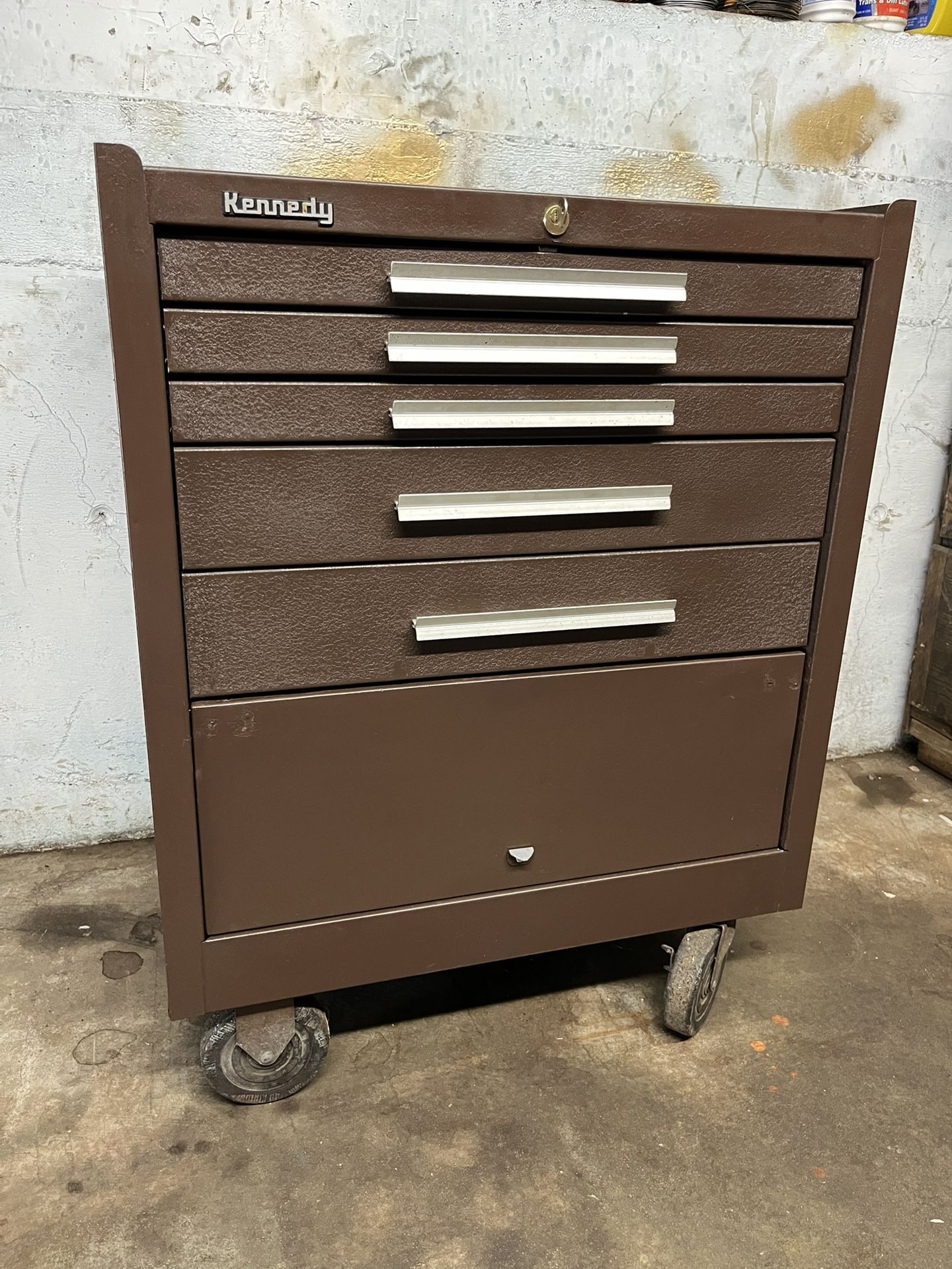 TOOL BOX KENNEDY WITH KEY