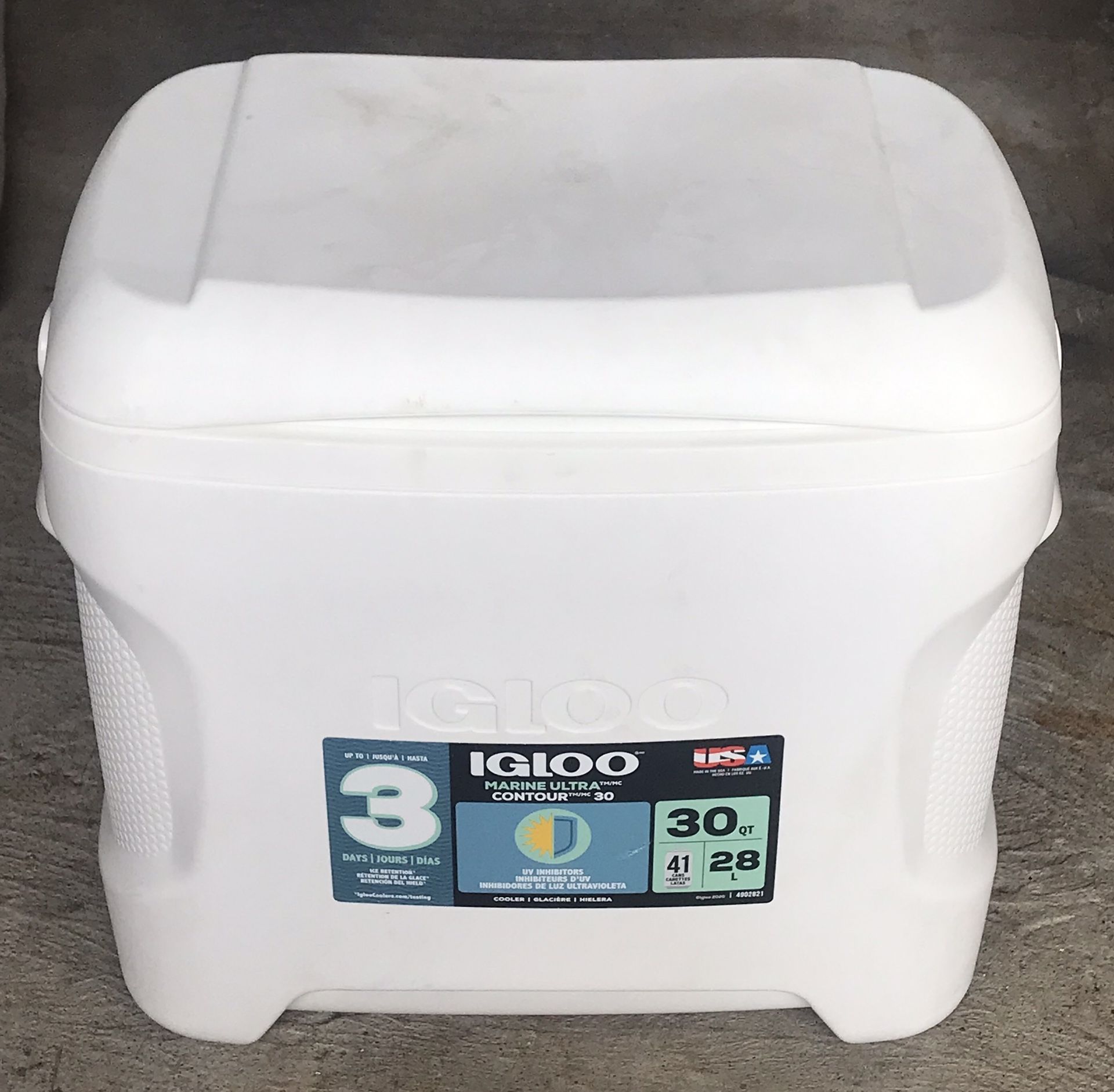 Igloo 30 Quart Cooler - 41 Can Cooler 