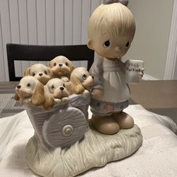 Enesco Precious Moments Figurine