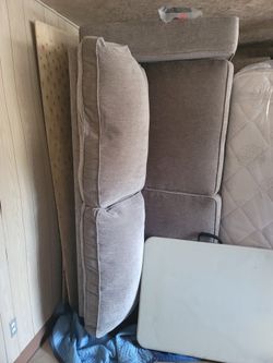 Queen Sofa Eslper