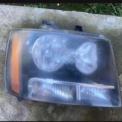07-14  Chevrolet Tahoe Suburbab  Gmc headlight