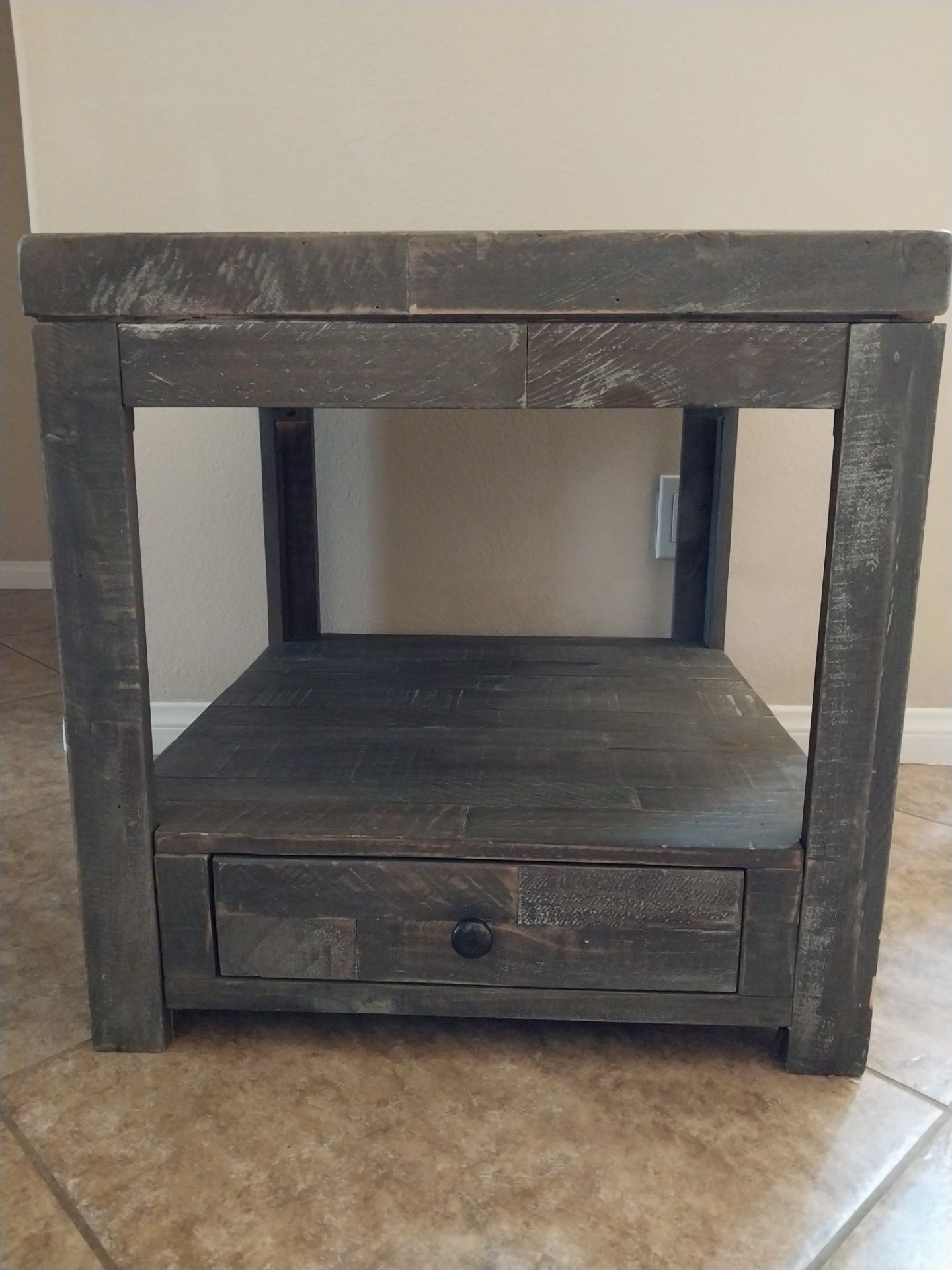 Wood side / end table